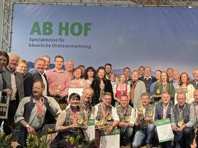 Gruppenfoto der prämierten Betriebe