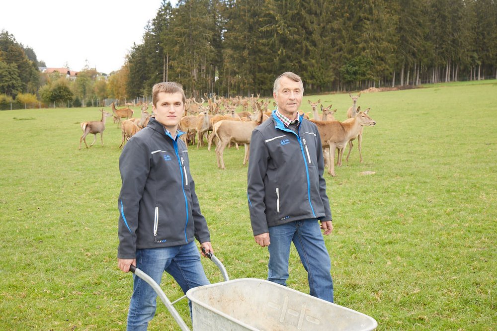 Familie Schwarz bei der Arbeit