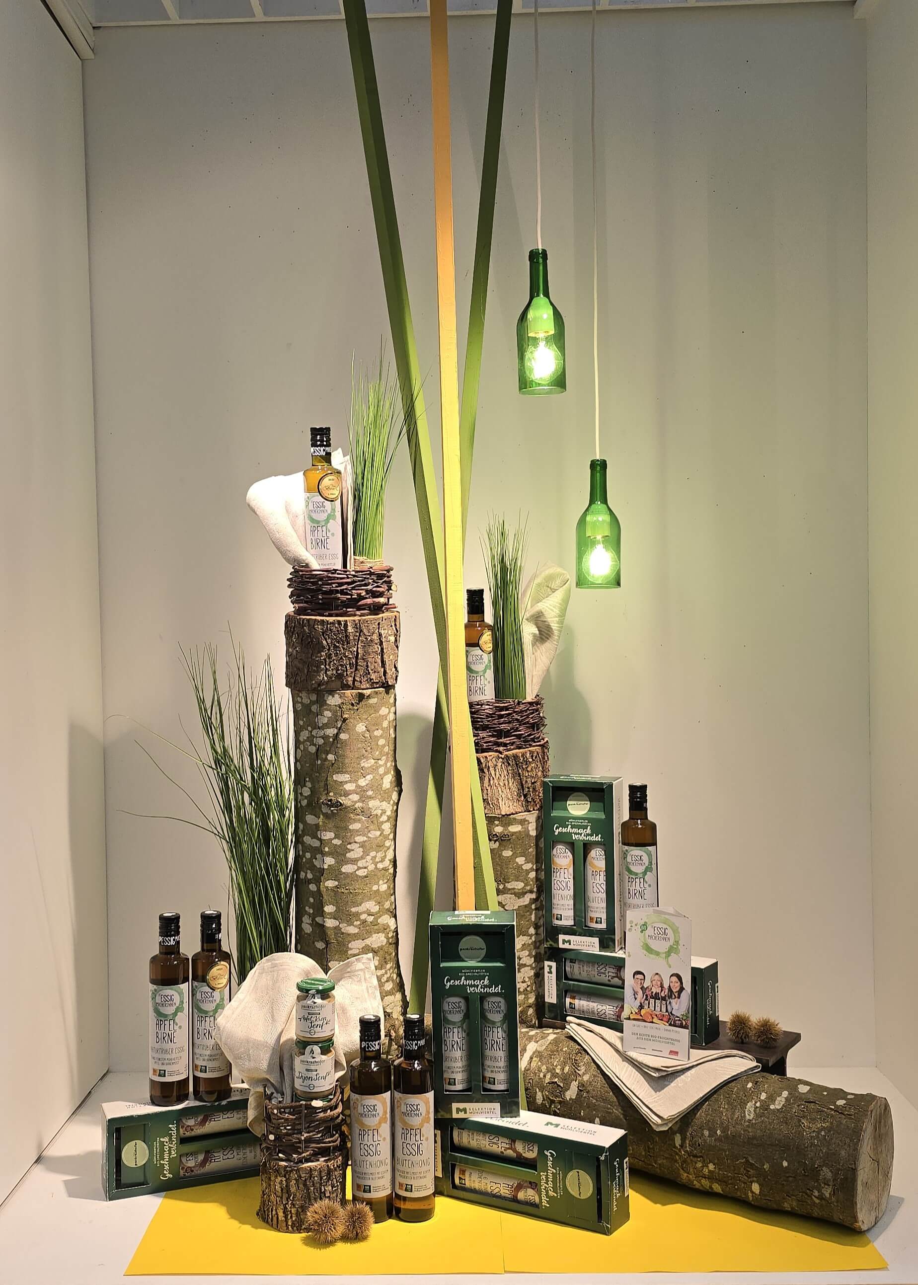 Schaufenstergestaltung für die Essigmacherinnen