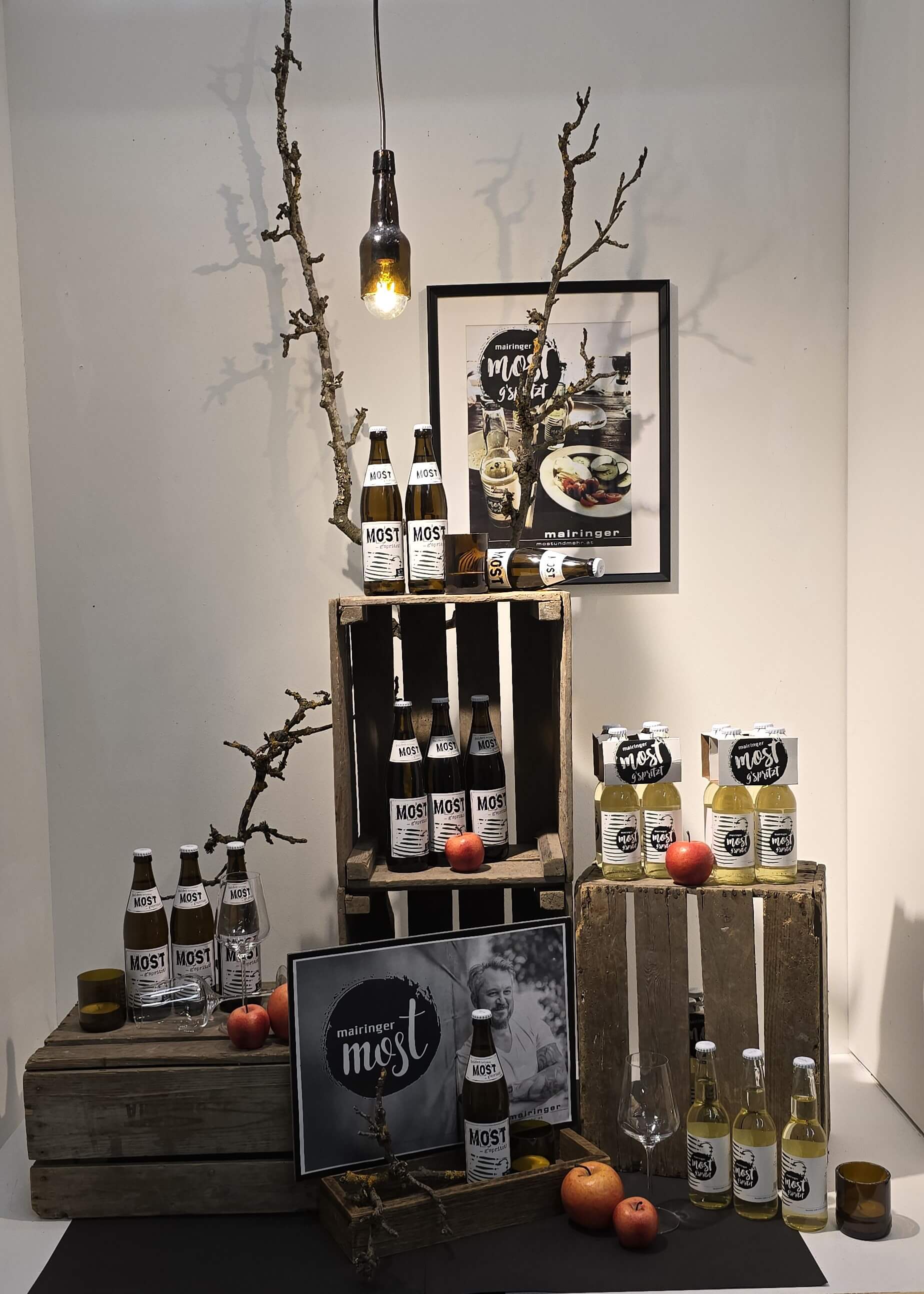 Schaufenstergestaltung für Mairinger Most & Mehr