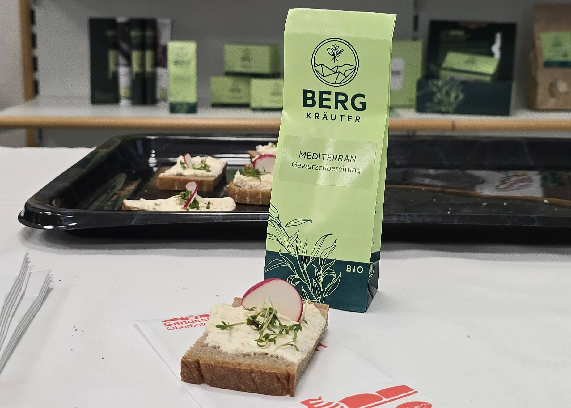 Frisches Bergkräuter Liptauerbrot